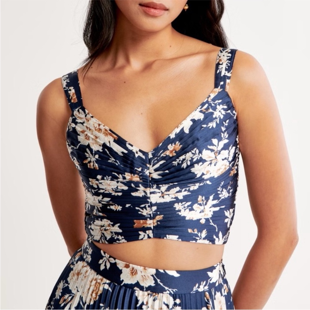 Abercrombie & Fitch | Satin Pleated Set Top | Navy Floral Print | Small | NWT